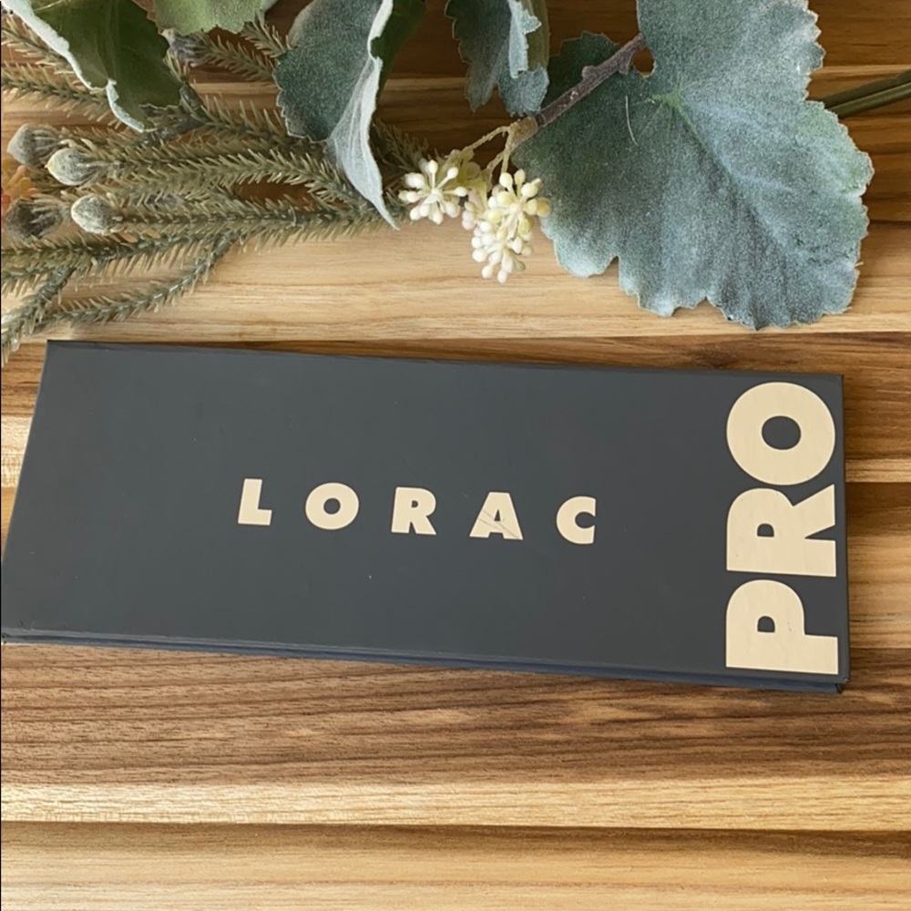 Lorac pro 2 eyeshadow palette